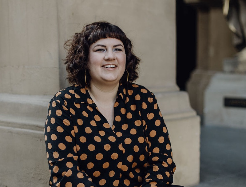 eva bovet, schlafcoach und host vom besser schlafen podcast