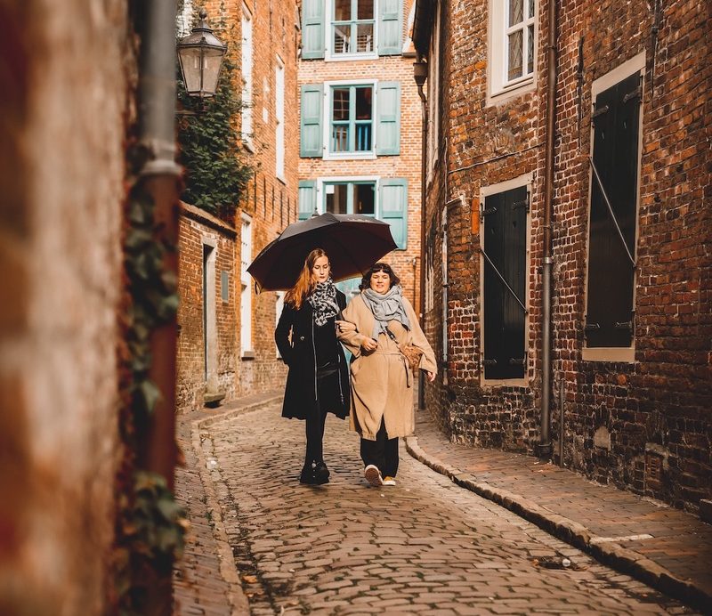 thalea und eva vom besser schlafen podcast im herbst