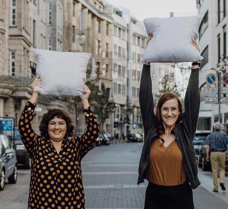 eva und thalea vom besser schlafen podcast in frankfurt